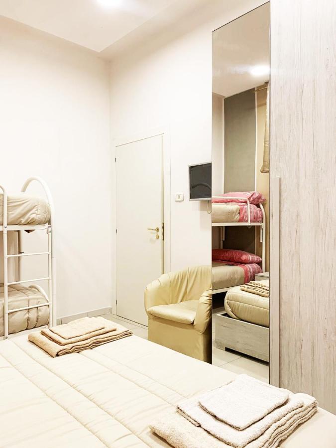 Home Regina Giovanna Наполи Екстериор снимка