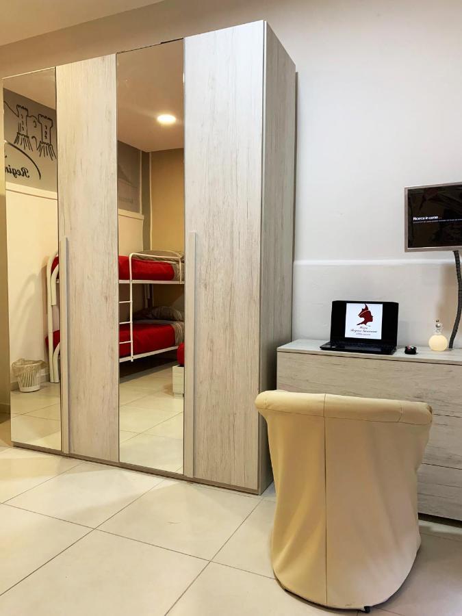 Home Regina Giovanna Наполи Екстериор снимка